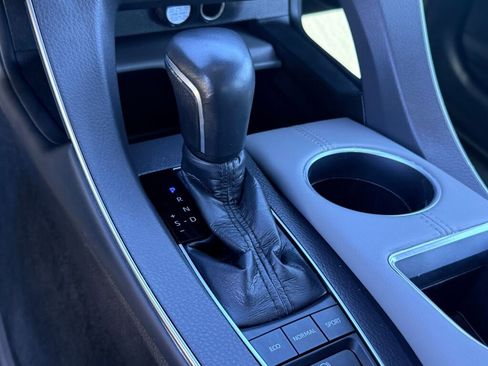 Used 2021 Toyota Avalon XLE image 22