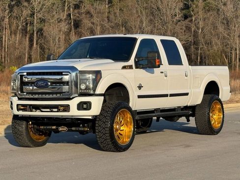 Used 2013 Ford F250 Platinum w/ FX4 Off Road Pkg image 9