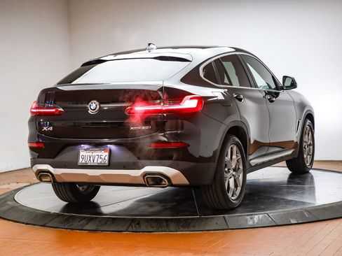 Used 2025 BMW X4 xDrive30i w/ Convenience Package image 7