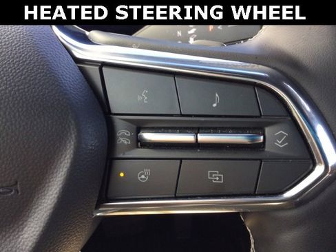 Used 2025 Chevrolet Traverse LT image 16