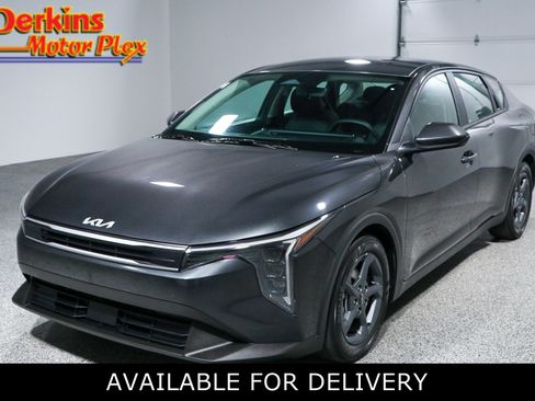 Used 2025 Kia K4 FWD image 1