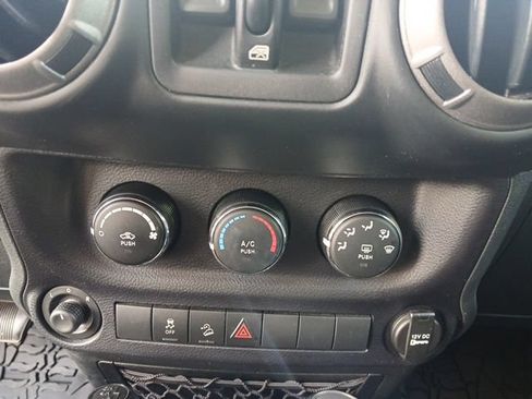 Used 2015 Jeep Wrangler Unlimited Sport w/ Quick Order Package 24S AWD/4WD image 18