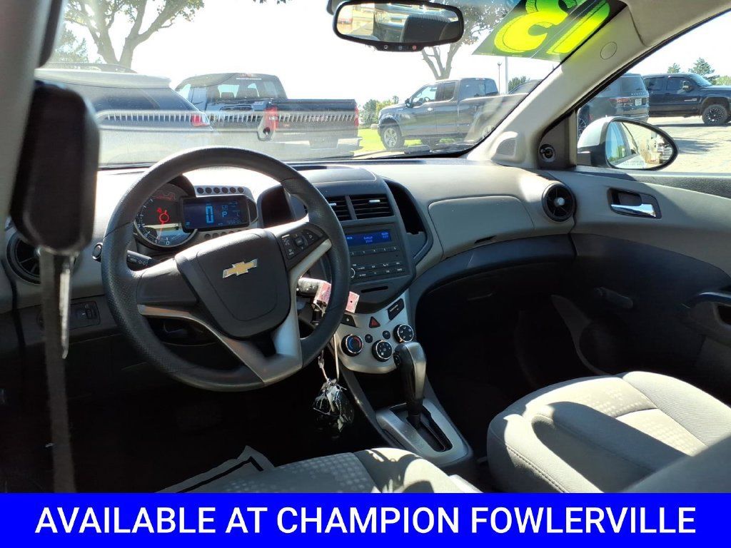 Used 2013 Chevrolet Sonic LS FWD image 9