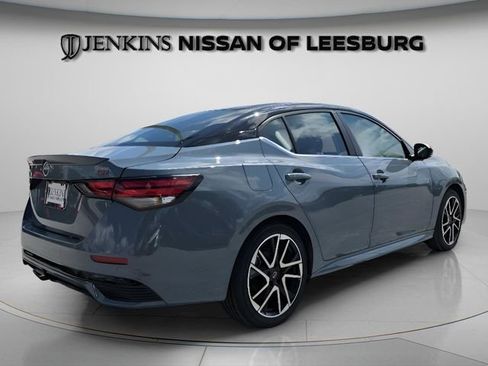 Used 2025 Nissan Sentra SR image 3