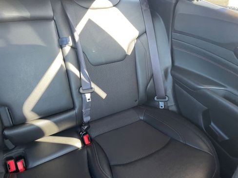 Used 2025 Jeep Compass Trailhawk image 43