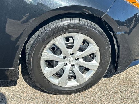 Used 2020 Toyota Corolla LE FWD image 37