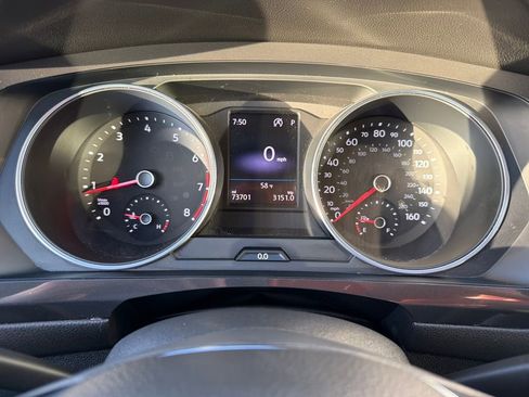 Used 2019 Volkswagen Tiguan S image 18