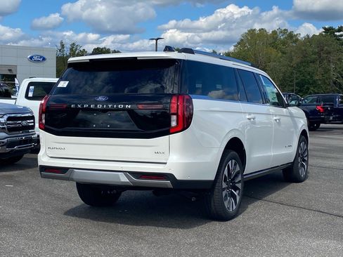 New 2025 Ford Expedition Max Platinum w/ Driver's Package image 4