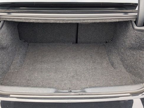 Used 2018 Dodge Charger R/T image 12