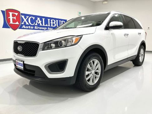 Used 2016 Kia Sorento LX image 9