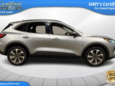 Used 2023 Ford Escape Platinum AWD/4WD image 4