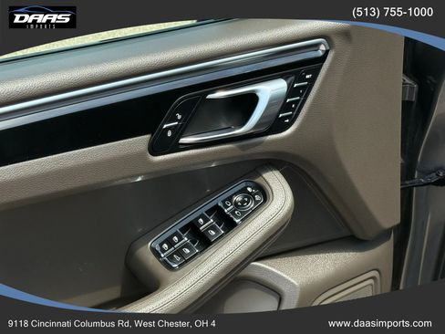 Used 2018 Porsche Macan AWD/4WD image 15