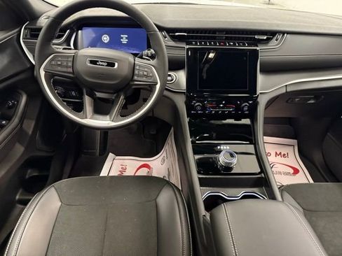 New 2025 Jeep Grand Cherokee L Laredo image 20