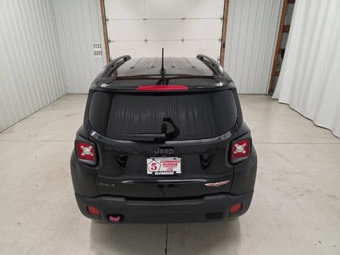 Used 2017 Jeep Renegade Trailhawk AWD/4WD image 5