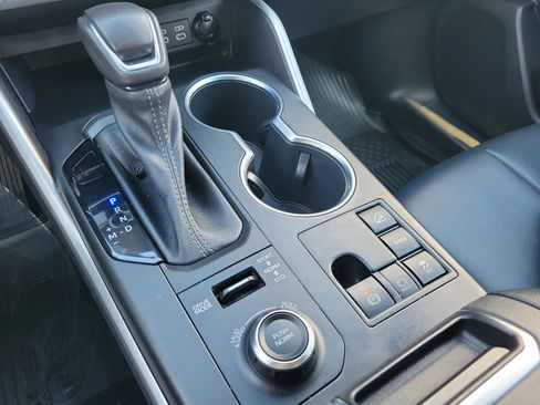 Used 2023 Toyota Highlander XSE image 25