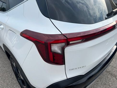 Certified 2025 Kia Seltos EX w/ EX Sunroof Package AWD/4WD image 40