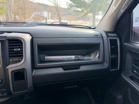 Used 2018 RAM 2500 Tradesman w/ Chrome Appearance Group image 34