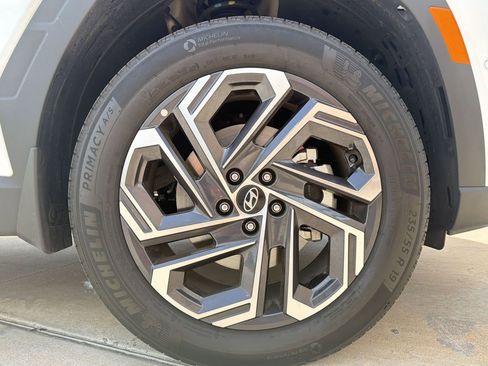 Used 2025 Hyundai Tucson Limited image 11