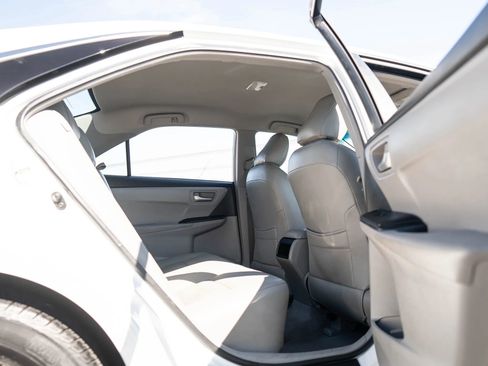 Used 2016 Toyota Camry LE image 21