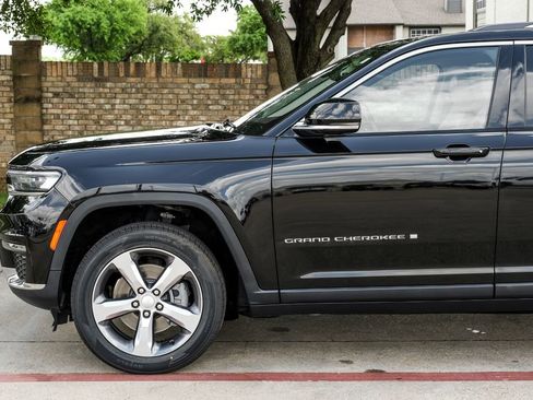 Used 2022 Jeep Grand Cherokee L Limited RWD image 22