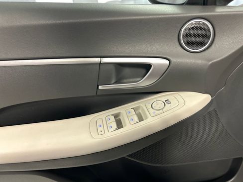 Used 2025 Hyundai Sonata SE FWD image 12