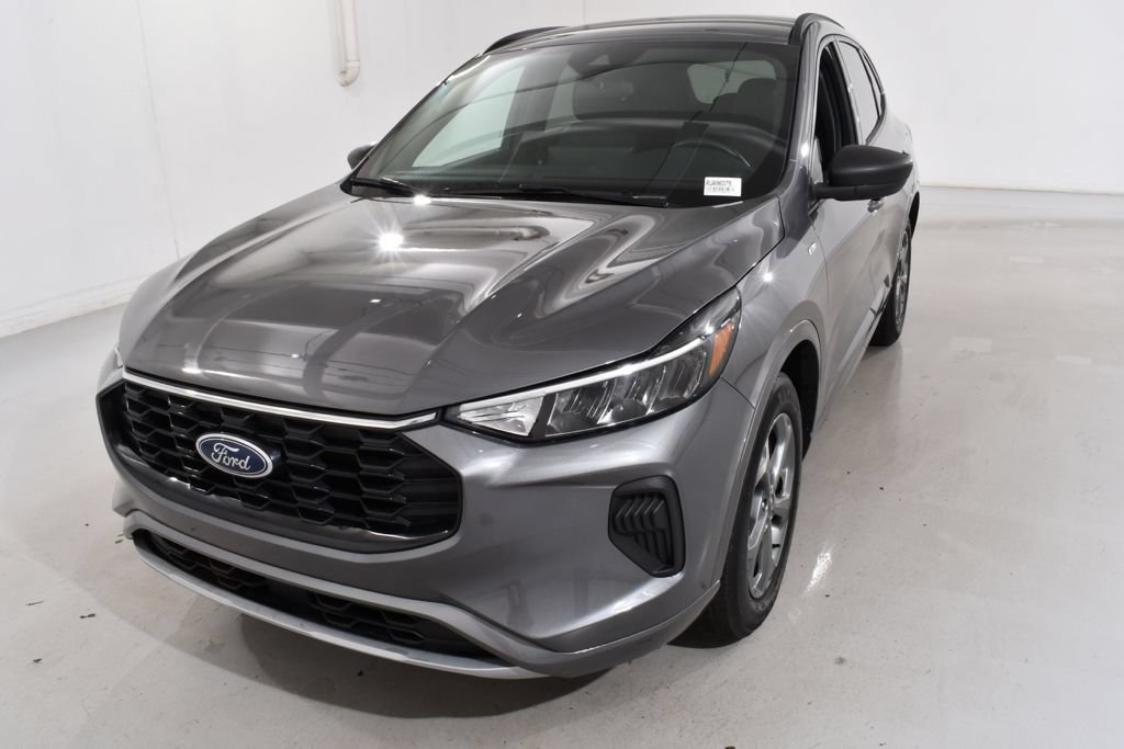 Used 2024 Ford Escape ST-Line w/ Tech Pack #1 AWD/4WD image 2
