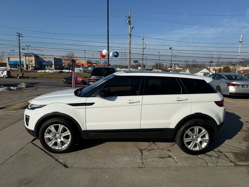 Used 2019 Land Rover Range Rover Evoque SE Premium image 7