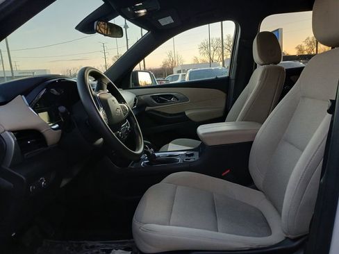 Certified 2022 Chevrolet Traverse LS w/ Midnight/Sport Edition image 15