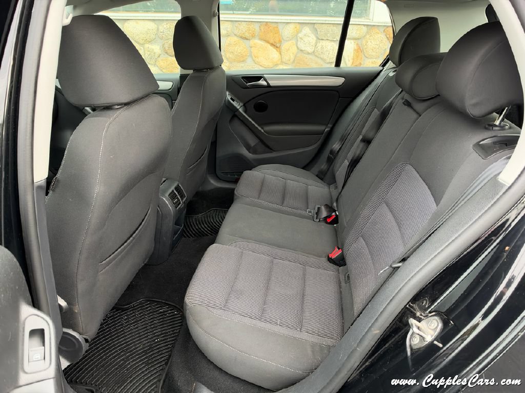 Used 2013 Volkswagen Golf 4-Door FWD image 7