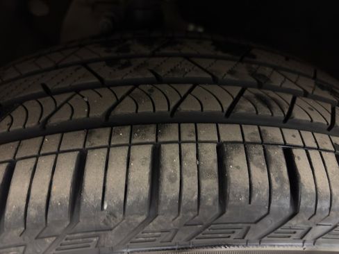 Used 2025 Lincoln Corsair Reserve w/ Rear Removable Package Tray image 10