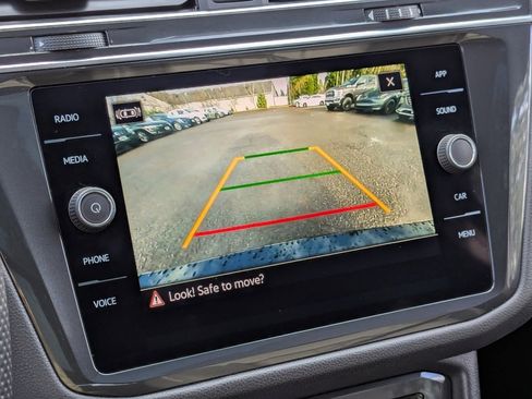 Certified 2023 Volkswagen Tiguan SE R-Line image 20