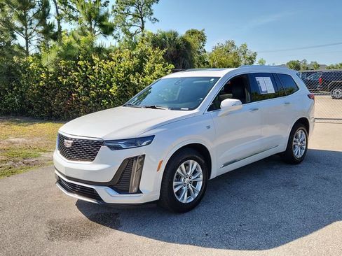 Certified 2023 Cadillac XT6 Luxury FWD image 2