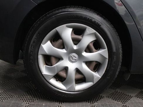 Used 2015 MAZDA MAZDA3 i Sport image 4