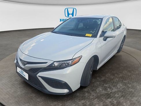 Used 2024 Toyota Camry SE FWD image 6