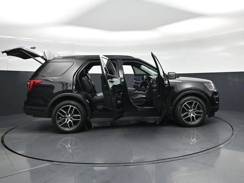 Used 2019 Ford Explorer Sport AWD/4WD image 5