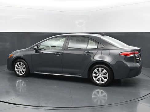 Used 2026 Toyota Corolla LE FWD image 3