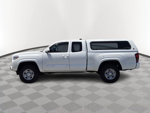 Used 2022 Toyota Tacoma SR RWD image 3