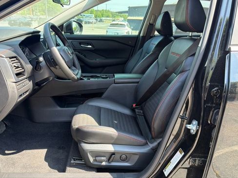 Used 2025 Nissan Rogue SV AWD/4WD image 8
