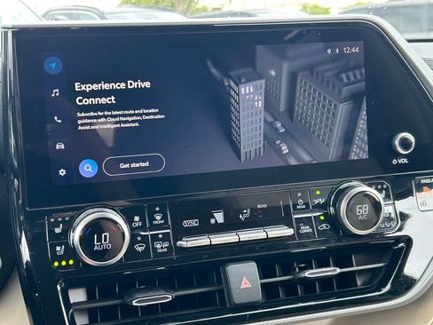 Used 2023 Toyota Highlander Platinum image 41