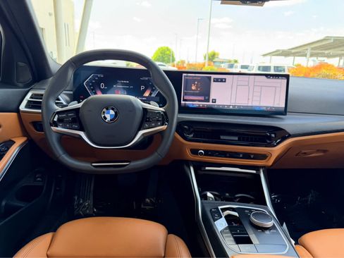 Used 2025 BMW 330i xDrive Sedan AWD/4WD image 17