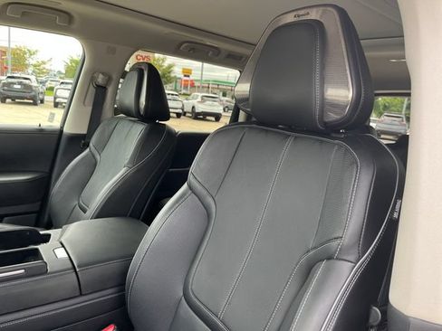Used 2025 INFINITI QX80 Sensory AWD/4WD image 13
