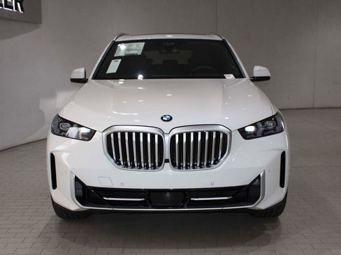 Used 2026 BMW X5 sDrive40i w/ Executive Package image 8