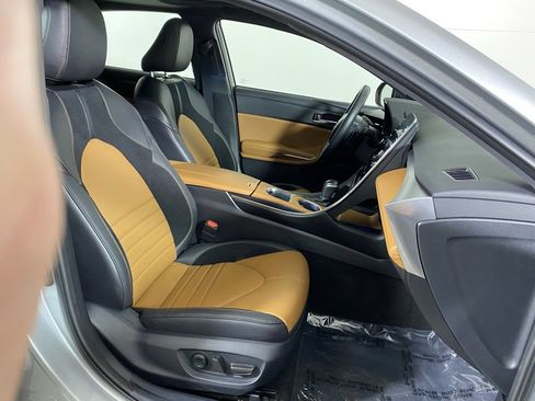 Used 2022 Toyota Avalon Touring image 32