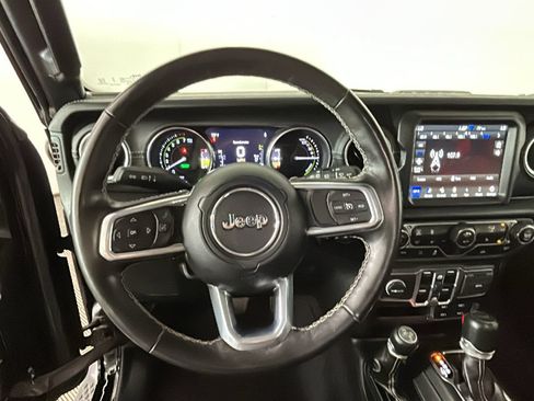 Used 2023 Jeep Wrangler Unlimited Sahara w/ Cold Weather Group AWD/4WD image 17