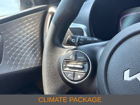Used 2023 Kia Soul LX w/ Option Group 015 FWD image 8