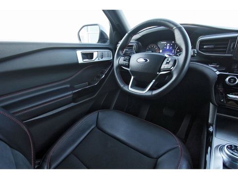 Used 2023 Ford Explorer ST-Line w/ Class IV Trailer Tow Package image 11