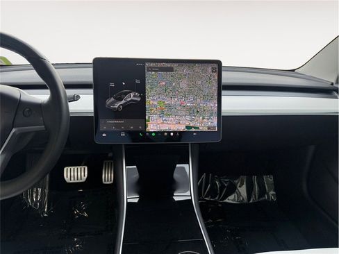 Used 2019 Tesla Model 3 Performance image 11