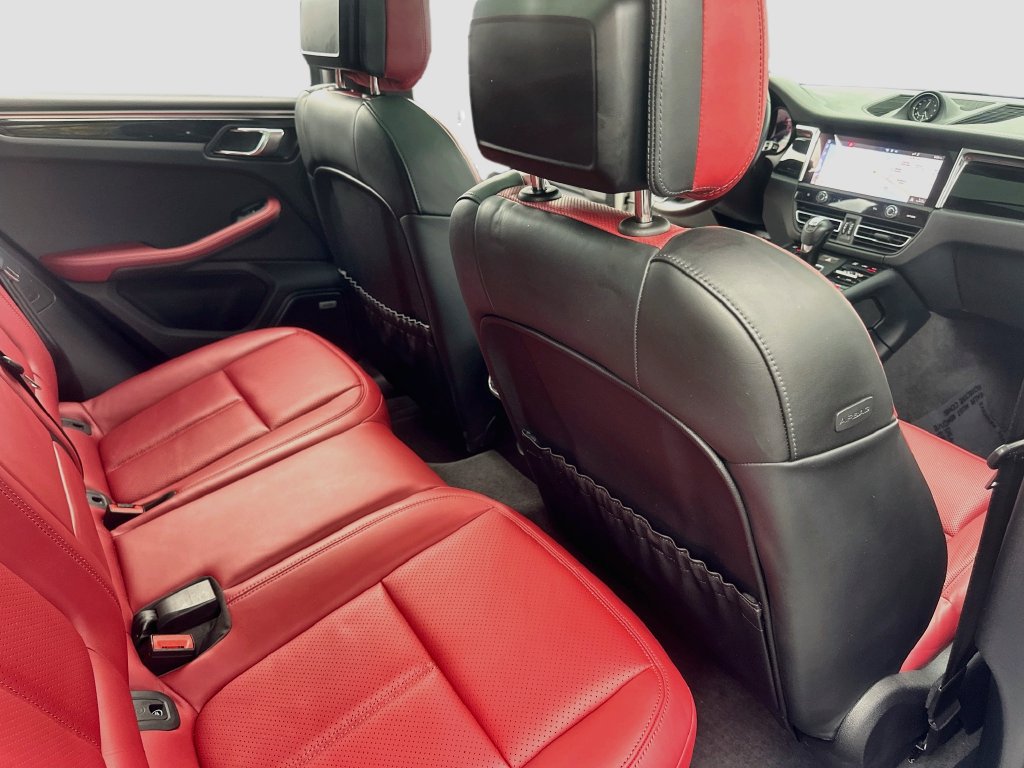 Used 2023 Porsche Macan AWD/4WD image 25