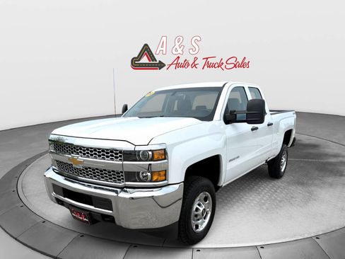 Used 2019 Chevrolet Silverado 2500 W/T AWD/4WD image 3