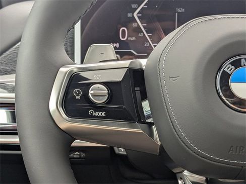 New 2025 BMW 740i image 28